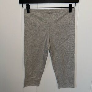 ARITZIA • TNA atmosphere 15 inch cropped legging XS NWOT